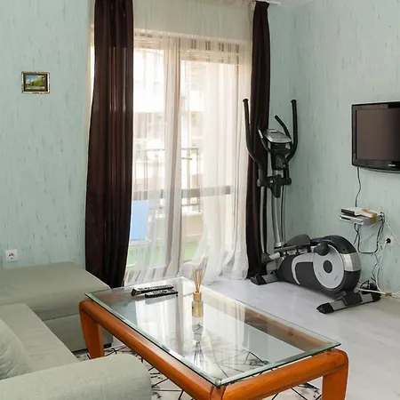 דירה Cute And Central 1-bd With Balcony
