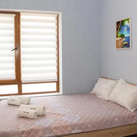 דירה Cute And Central 1-bd With Balcony *